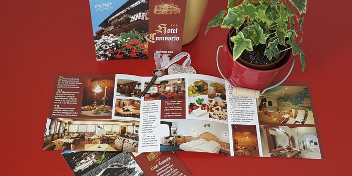 Realizzazione depliant Hotel Hotel Camoscio Marmolada